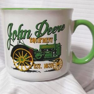 JOHN DEERE Tradition & Heritage Officially Licensed HOLOGRAM 21.5 oz Tra…